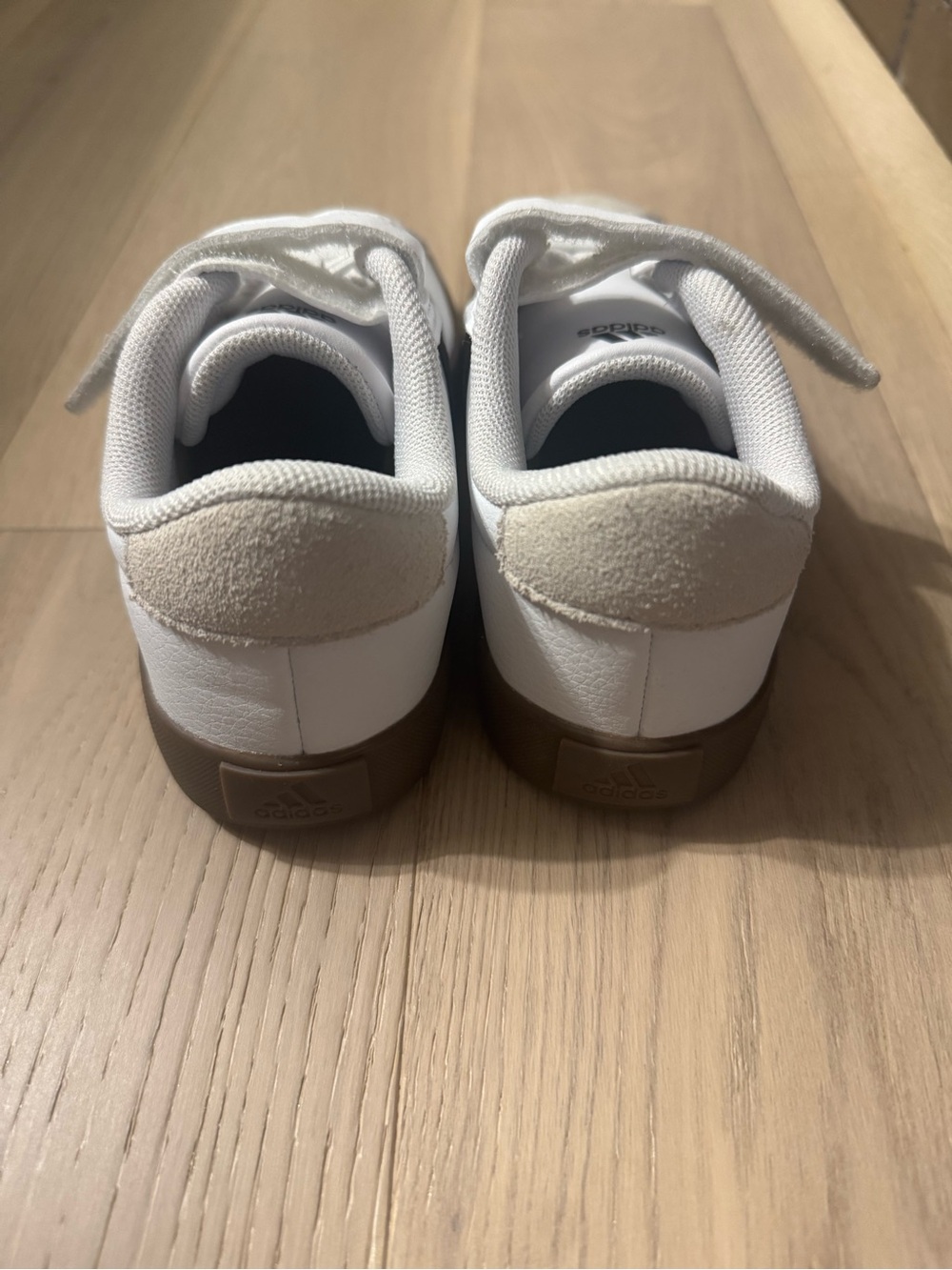 Like New Adidas Kids VL Court 3.0 Hook-and-Loop Sneakers White/Black/Gum - Picture 3 of 5